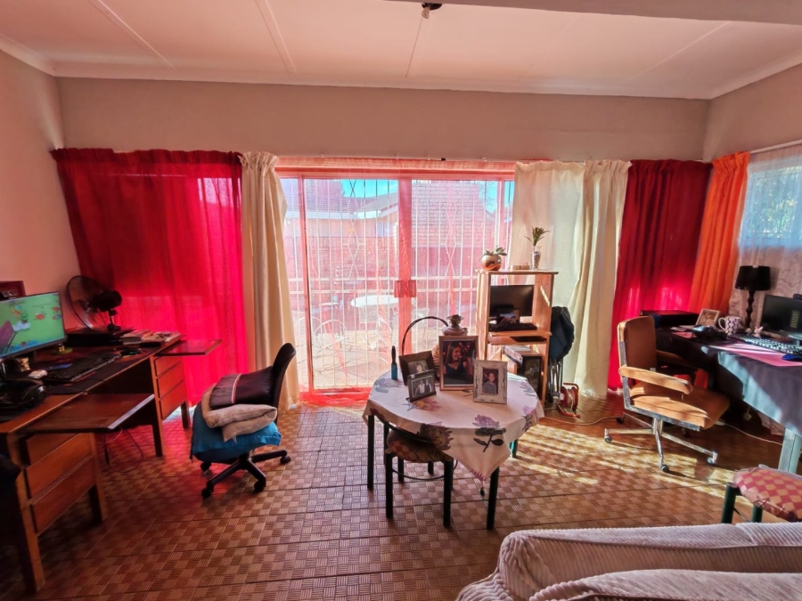 3 Bedroom Property for Sale in Rhodesdene Northern Cape